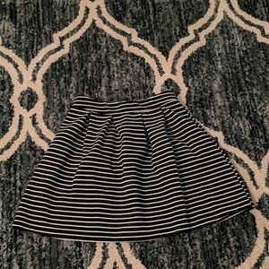 Black and White dropped mini skirt